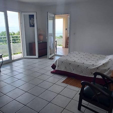 Grand Studio En Bas De Villa Avec Vue Sur Mer Au Carbet لو كاربيت المظهر الخارجي الصورة