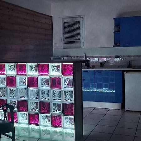 Grand Studio En Bas De Villa Avec Vue Sur Mer Au Carbet لو كاربيت المظهر الخارجي الصورة