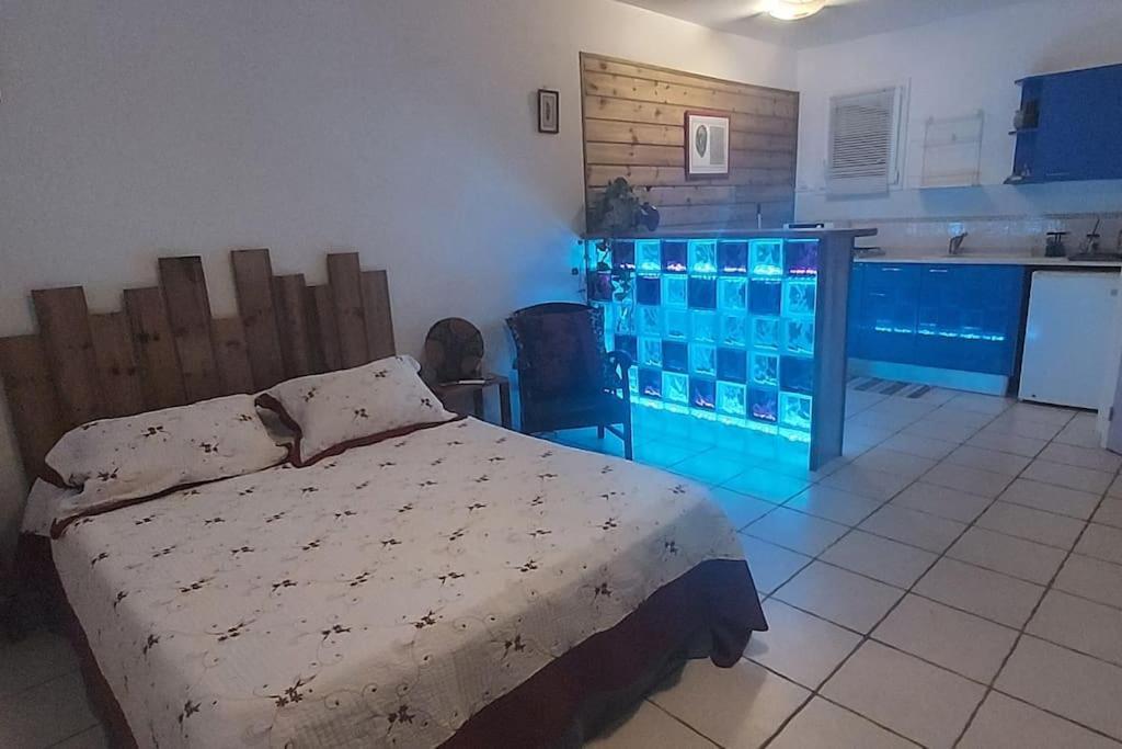 Grand Studio En Bas De Villa Avec Vue Sur Mer Au Carbet لو كاربيت المظهر الخارجي الصورة