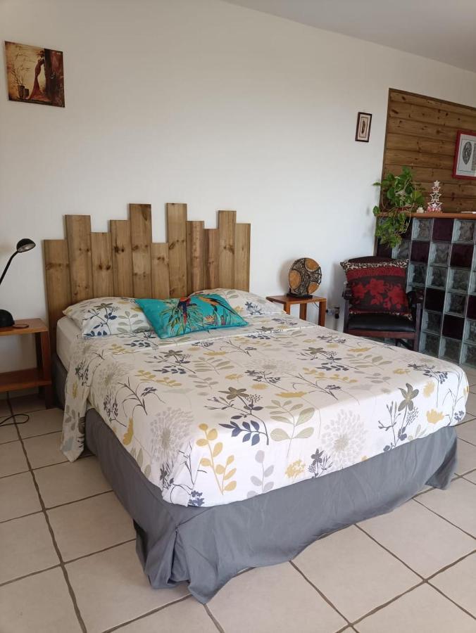 Grand Studio En Bas De Villa Avec Vue Sur Mer Au Carbet لو كاربيت المظهر الخارجي الصورة